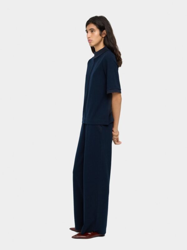 Fluid Straight-Cut Trousers with Ribbed Pockets – Navy